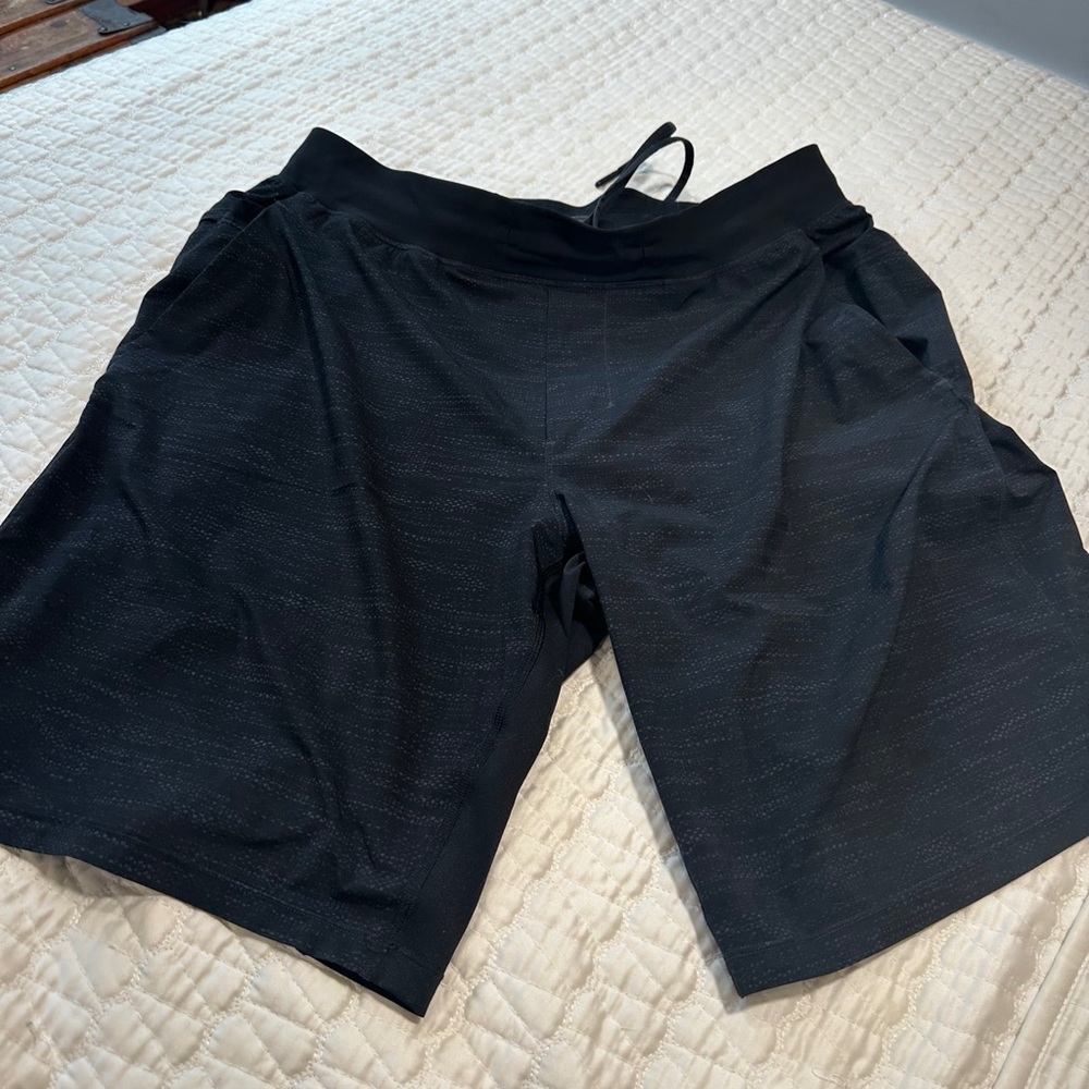 Lululemon Black Athletic Shorts Large EUC